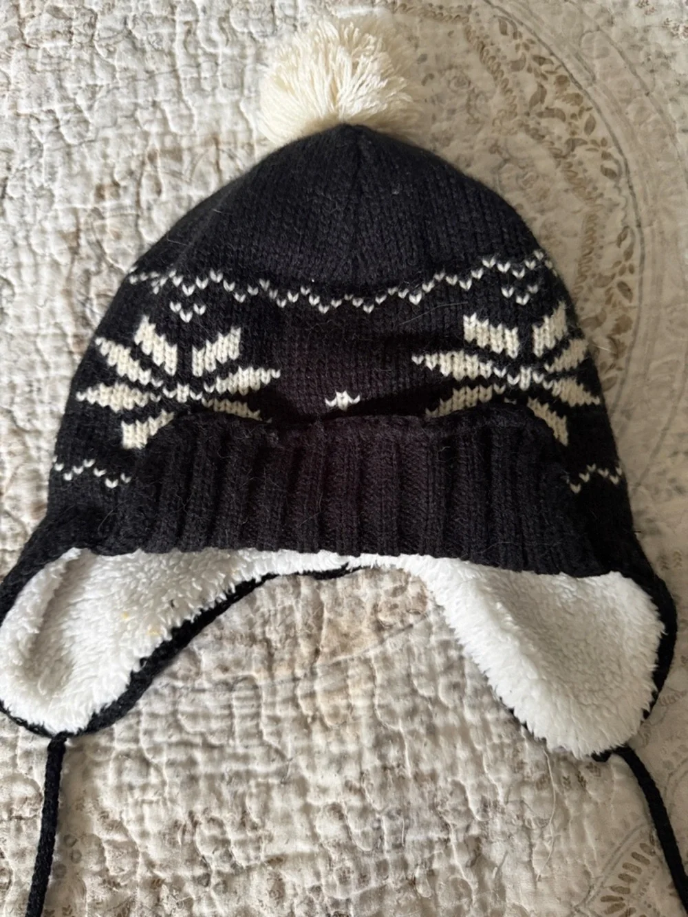 Vintage Washington Redskins NFL Knit Ear Flap Hat Snowflake Pom Pom